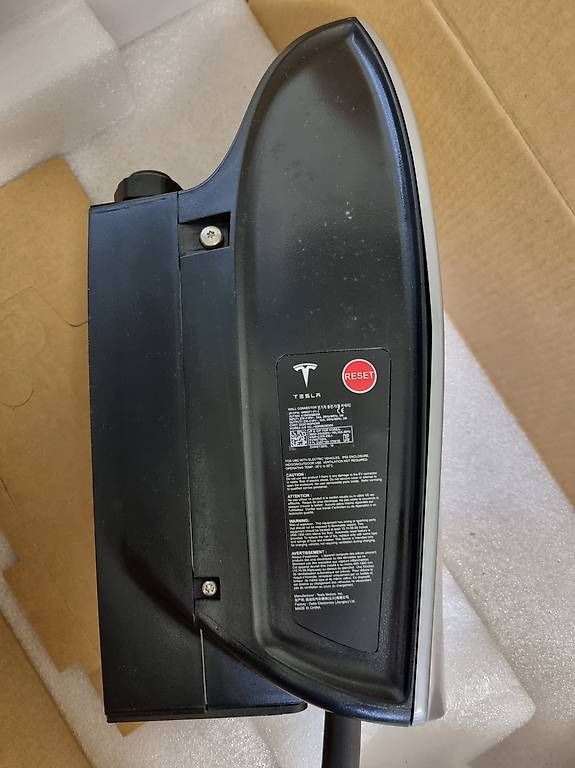 Tesla Batterie-Ladegeräte: Tesla Wall Connector Gen 2 – Gebraucht aus Küsnacht ZH von jurivonkrause 1