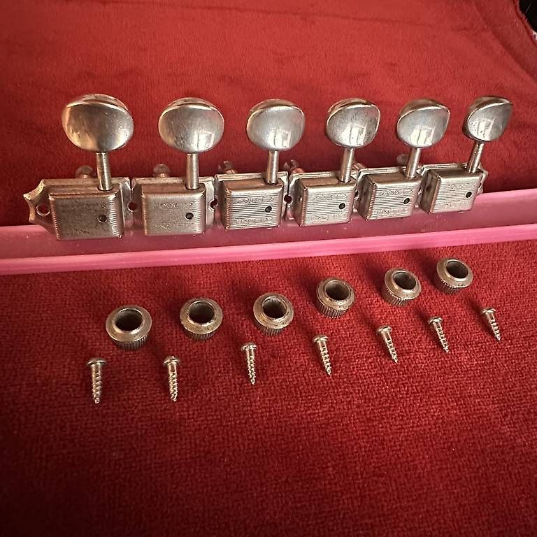 Strumenti musicali: Fender Kluson De Luxe 1964 Gaucher – Usato da Carouge GE venduto da Domblo 5