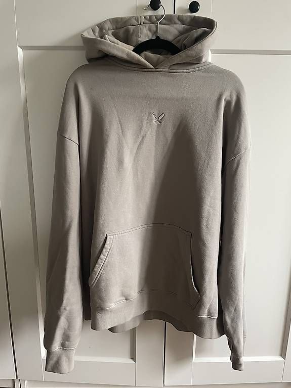 Maglioni & Felpe: Distorted People Pullover M grau – Usato da Zürich venduto da bei_7cvn 1