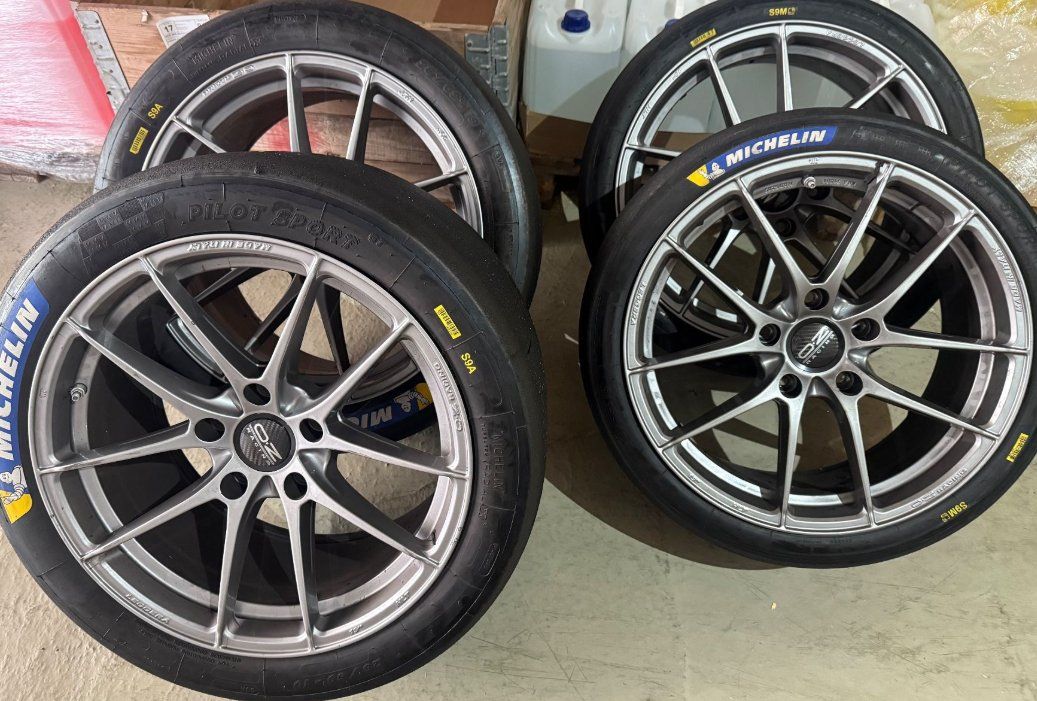 OZ Racing Pneus & Roues: Porsche Cayman OZ Leggera HLT Slick – D'occasion à Oberuzwil par Auto-Hilber