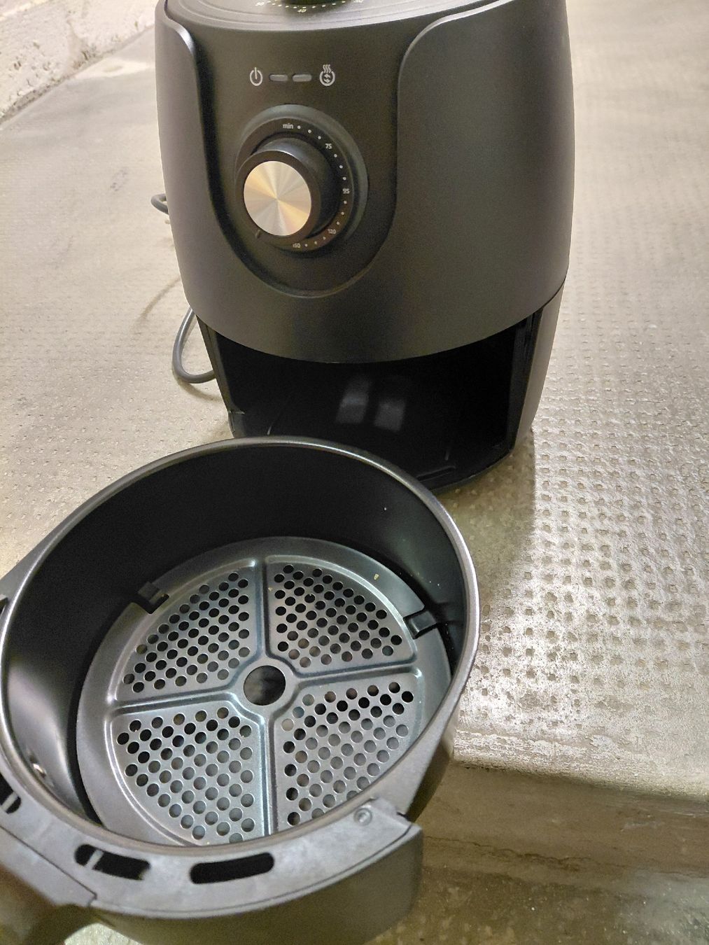 Appareils de cuisine: Heissluftfritteuse schwarz – Neuf (Voir description) à Basel par obr_rm8j 2