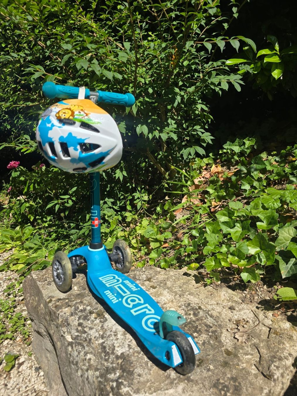 Micro Kickboard: Micro Mini Deluxe (& Uvex Helm) – Usato da Horgen venduto da nat_bln7 2