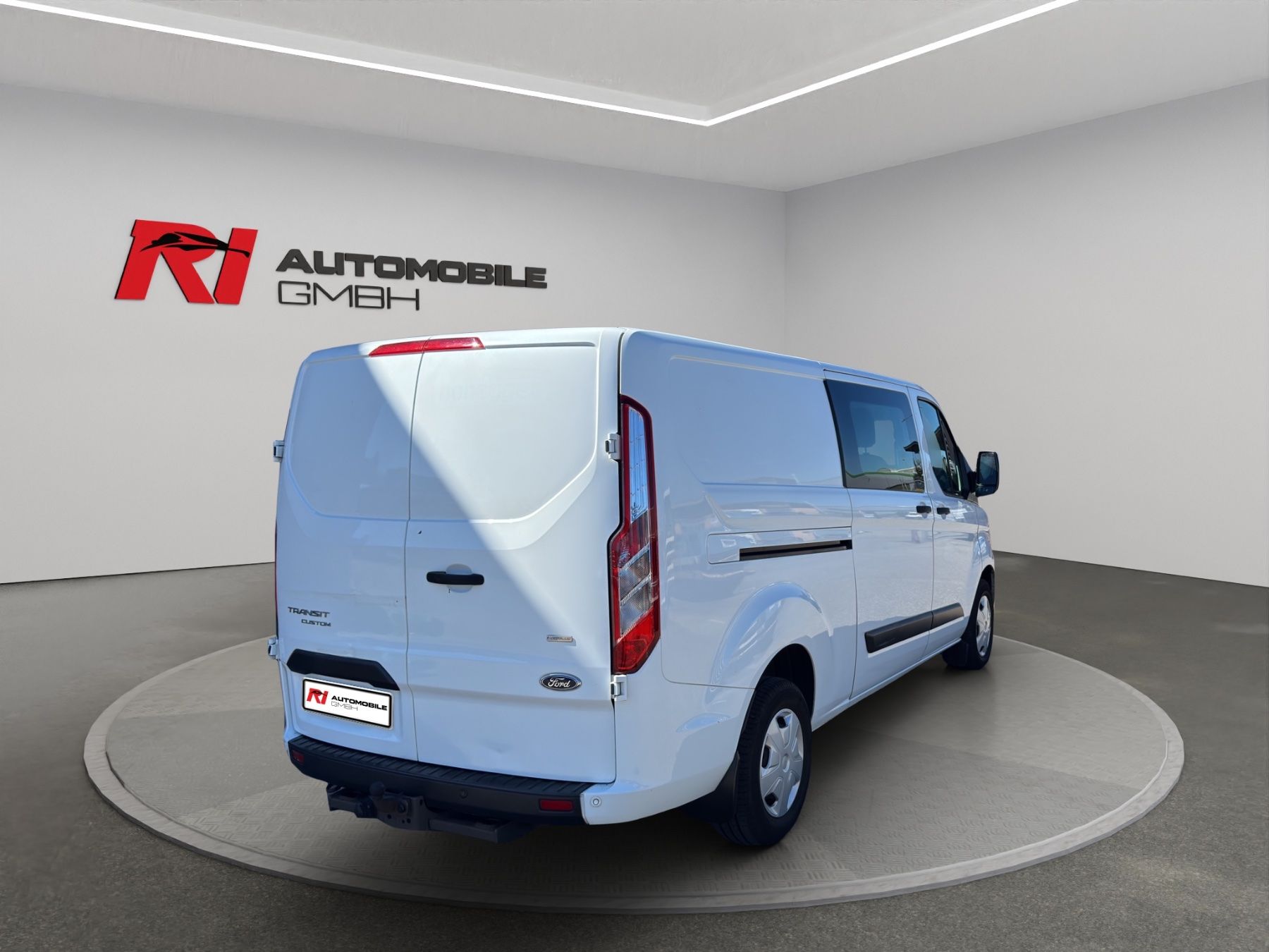 Ford Veicoli commerciali: Ford Transit  Costum 6 Platz  DK – Usato da Kirchberg BE venduto da hybrit 7