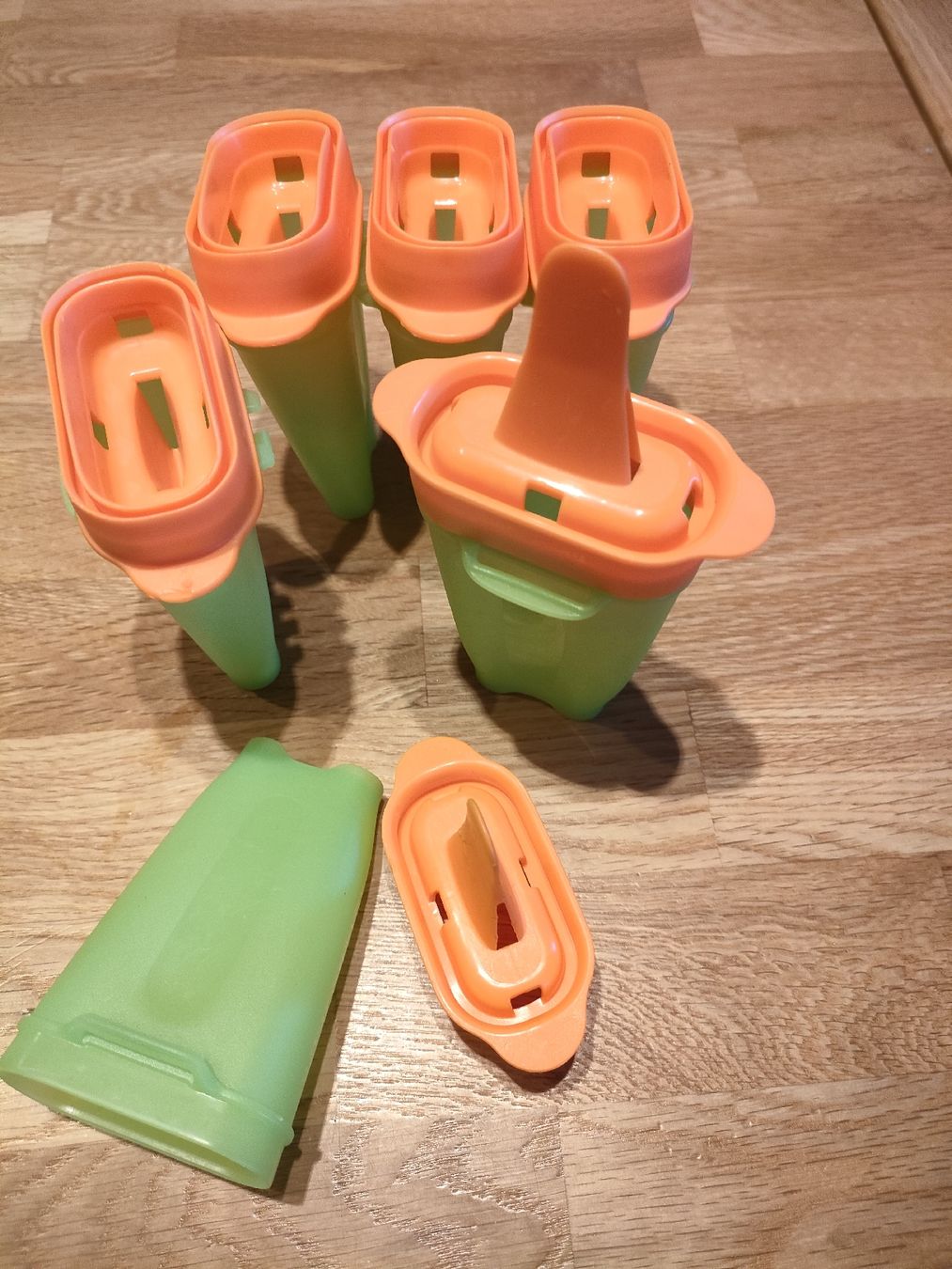 Tupperware Recipients et similaires: Glacenstengel von Tupperware  – D'occasion à Scheunen par klare2