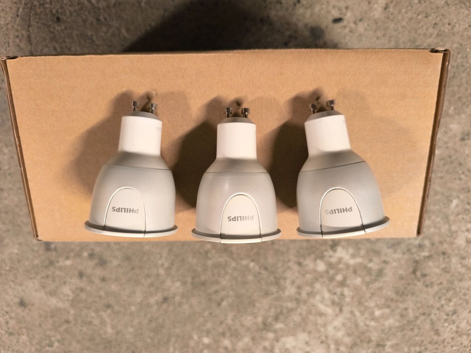 Philips Lampen: Philips Hue WCA Gu10 3 Stk – Gebraucht aus Burgdorf von Glizzy 2
