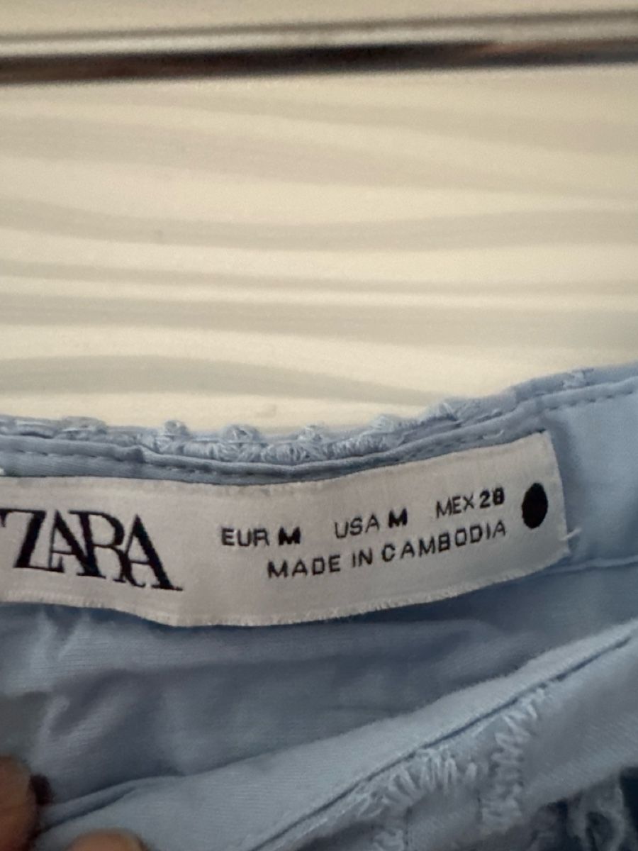 Zara Jupes: Zara Midijupe, Gr M, mit Taschen – D'occasion à Zürich par szityu 1