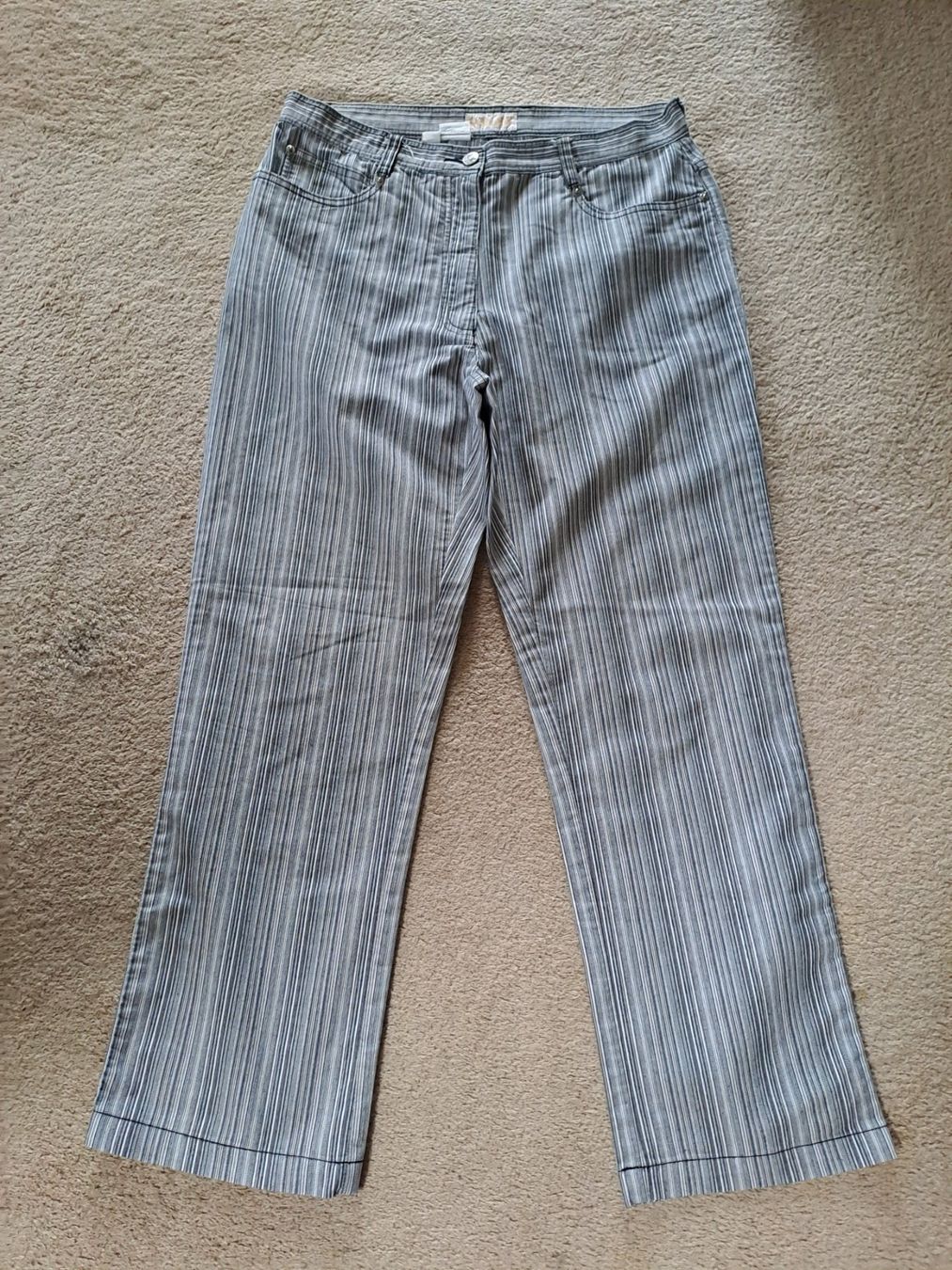 Pantaloni: 4 Paar Hosen Kurzgrösse 21 – Usato da Untersiggenthal venduto da Zehni8 4