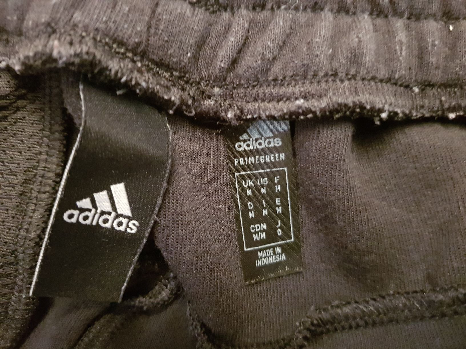 Adidas Pantaloni: Pantalon de jogging Adidas noir, taille M – Usato da Veyrier venduto da sosozizou 4