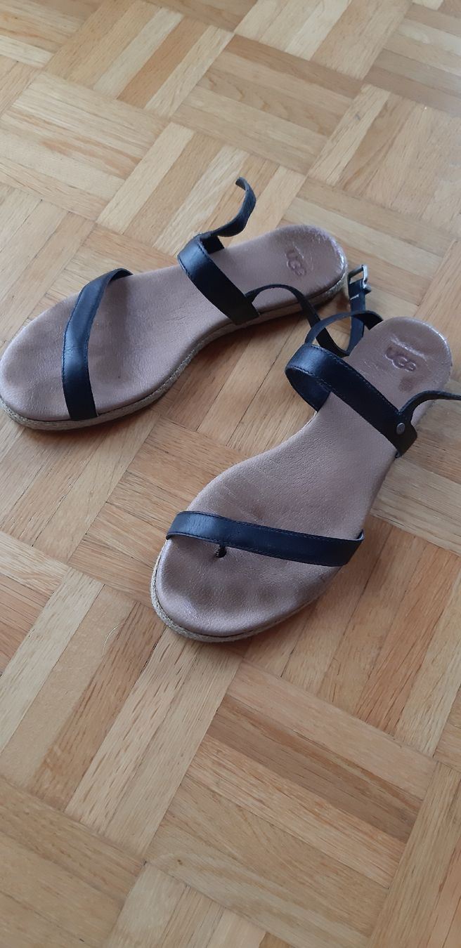 Ugg Scarpe da donna: sandali UGG – Usato da Tesserete venduto da eli_y5kr 2