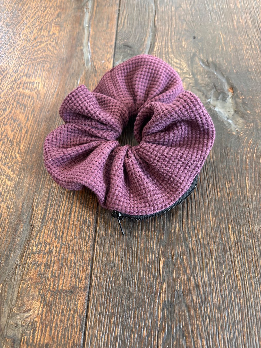 Accessori per capelli: Scrunchie mit Geheimfach – Nuovo (secondo la descrizione) da St. Niklaus VS venduto da loumonrohandmade