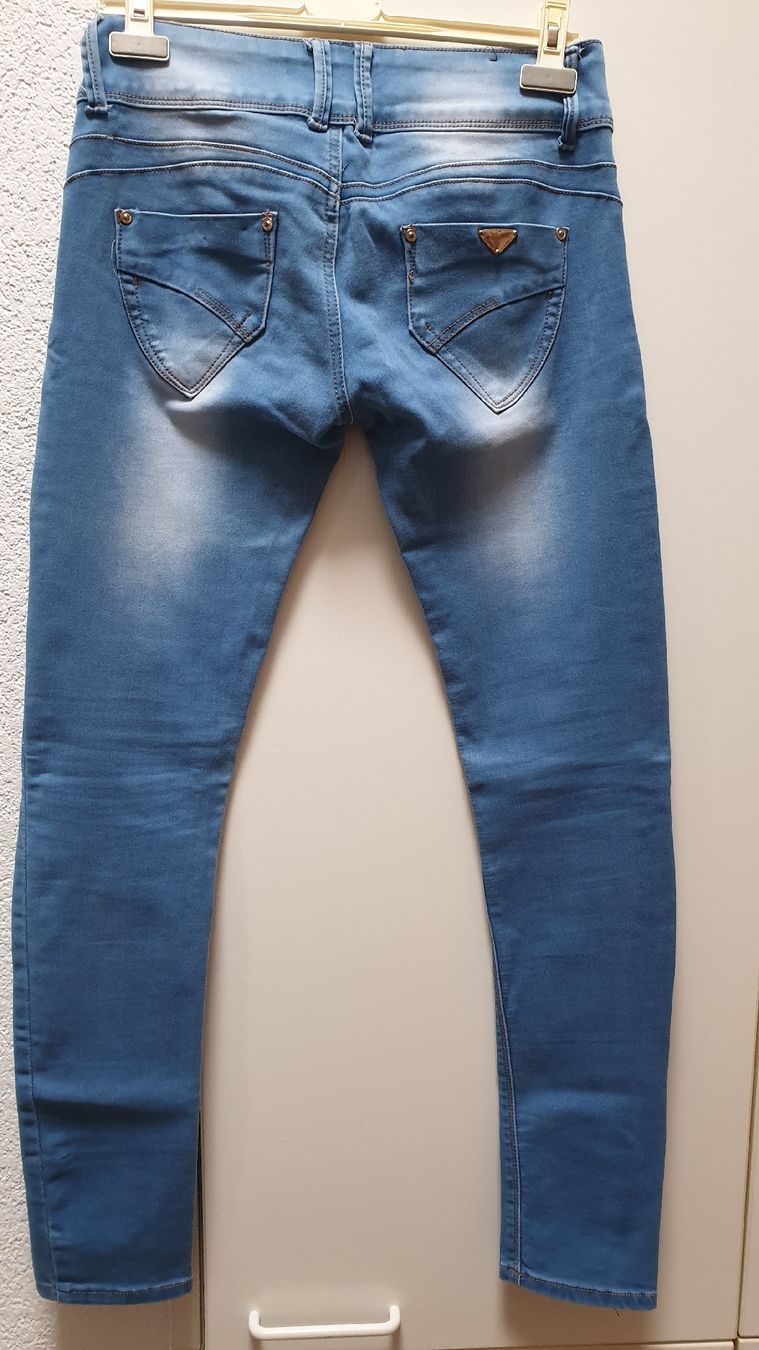 Hosen: 3 PAR JEANS HOSSE – Gebraucht aus Thun von Vecgou 3