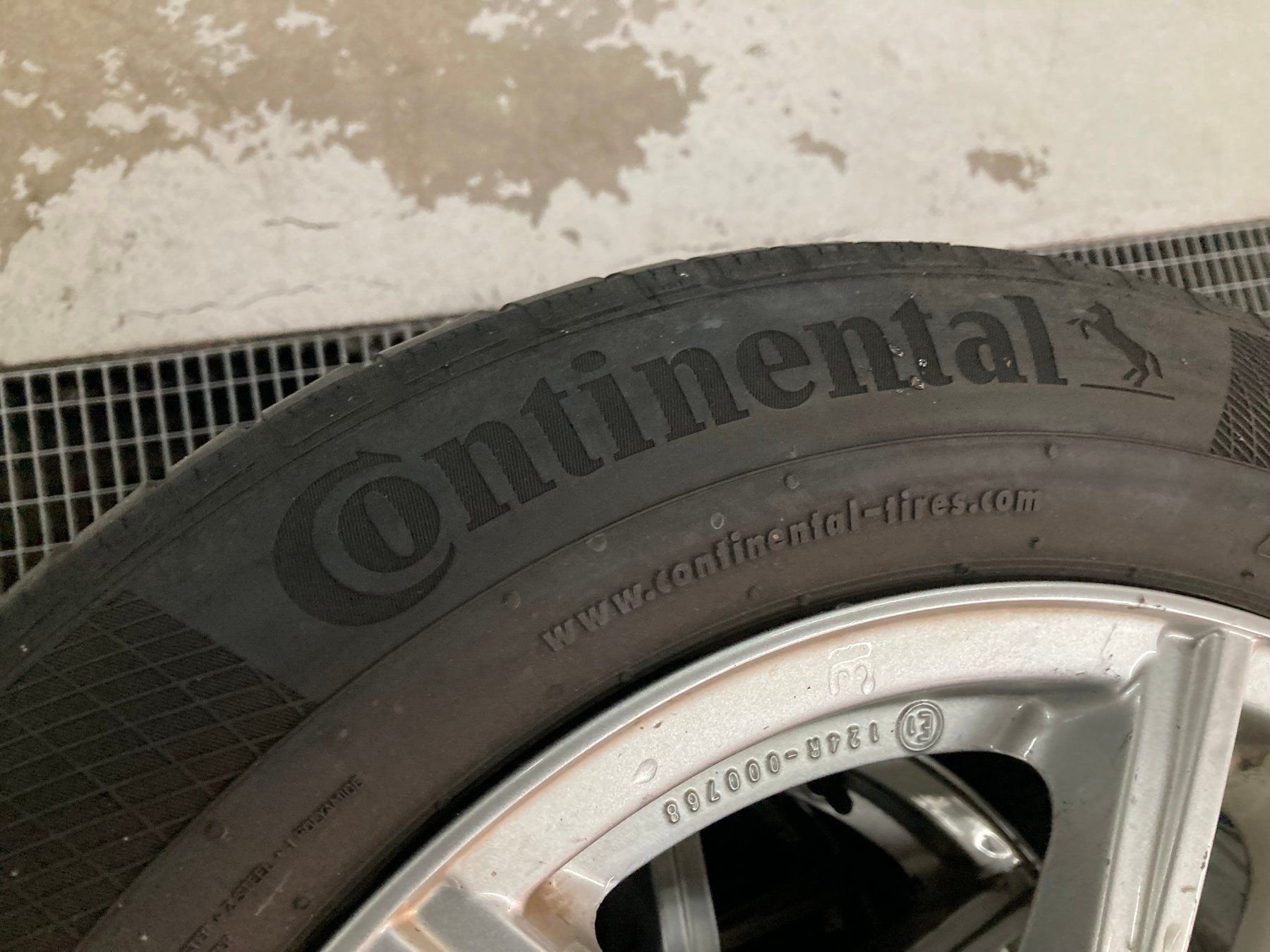 Audi Pneumatici & Ruote complete: Audi A4 Winterräder 205/60R16 – Usato da Cham venduto da WB2223 5