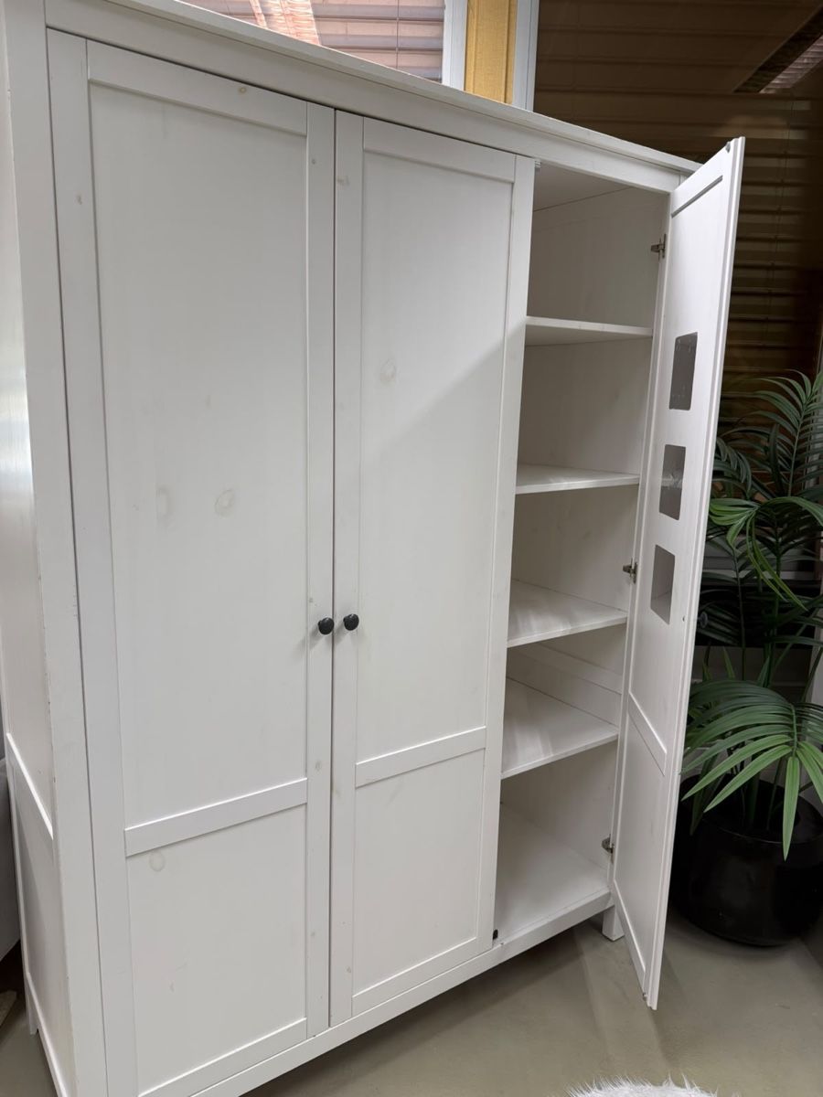 Letti: Hemnes chambre lit plus armoire  – Usato da Biel/Bienne venduto da secondstore 2