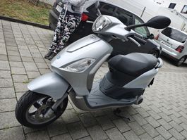 Piaggio Fly 125