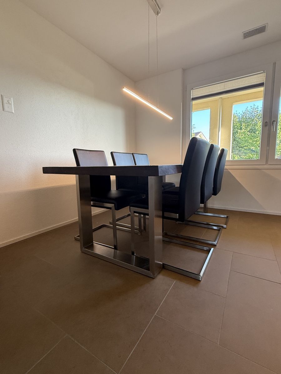 Tables: Esstisch Eiche 220cm inkl. 6 Stühle – D'occasion à Hunzenschwil par Limitless15 1