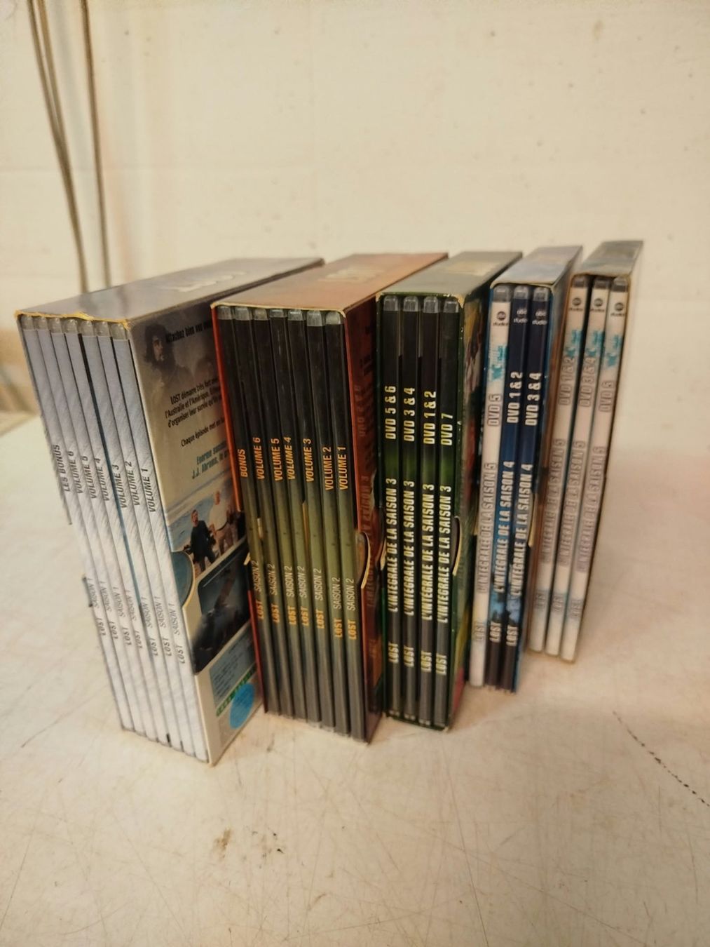 Alle DVDs: Dvd LOST Saison 1 à 5 – Gebraucht aus La Chaux-de-Fonds von Emmaus2300CDF 1