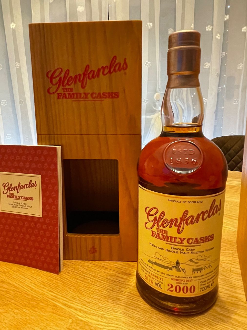 Glenfarclas Bevande alcoliche: Glenfarclas Family Casks 2000/2003 – Nuovo e nell'imballaggio originale da St. Moritz venduto da cas_w97x 4