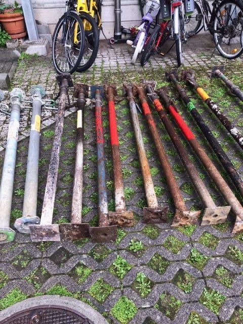 Echafaudages: divers étais – D'occasion à Vevey par cburgle