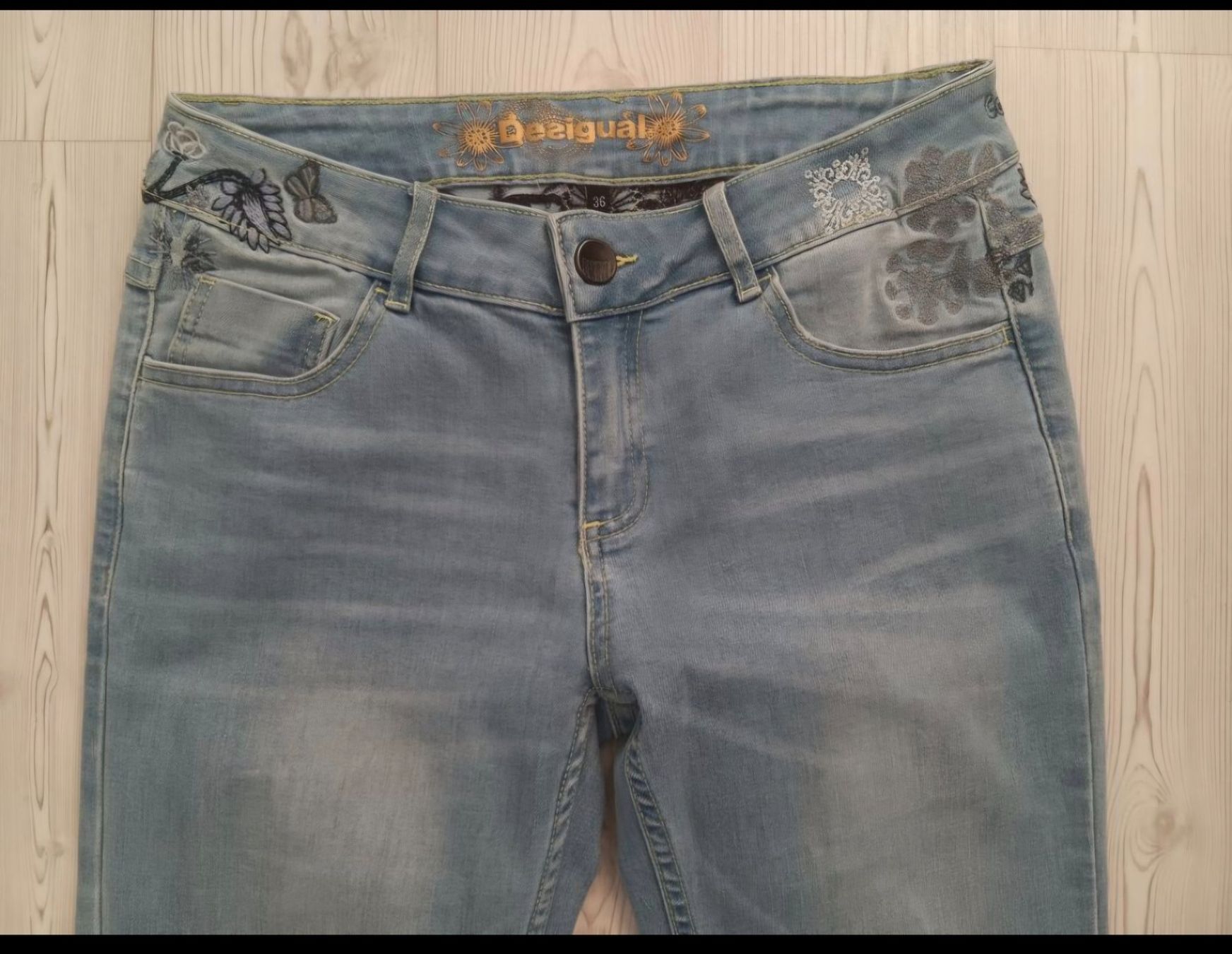 Desigual Jeans: DESIGUAL Jeans, Gr. 36 – Usato da Wynigen venduto da La_Talpa 1