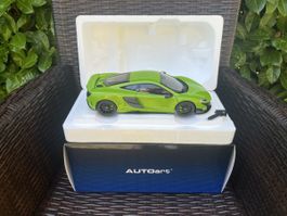 AUTOart McLaren 675 LT vert 1:18