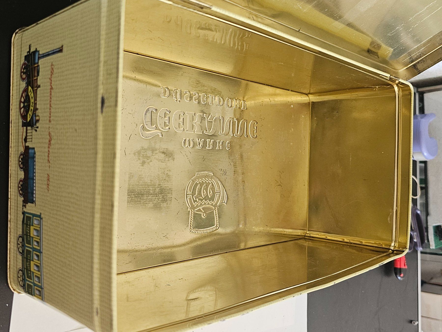 Modelleisenbahnen: Alte Metall Box Eisenbahn Motive – Gebraucht aus Hunzenschwil von swissladyshop 4