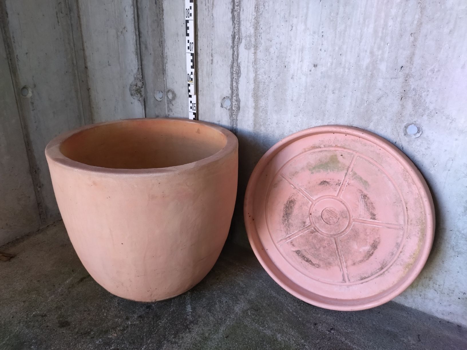 Vasi per fiori: Grosser Terra-Cotta Topf, winterfest – Usato da Ziefen venduto da Salamander64 4