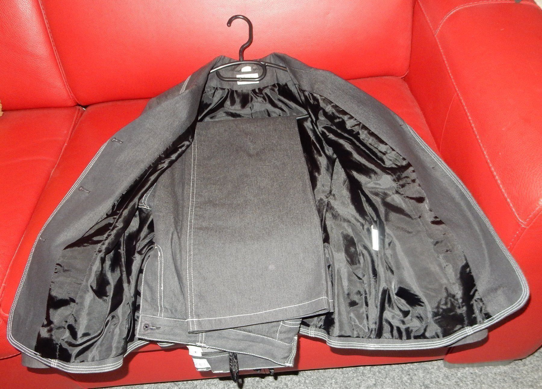 Completi & Tailleur: Damen Jeans-Anzug Gr. 20 dunkelgrau – Usato da Birsfelden venduto da jas54 1