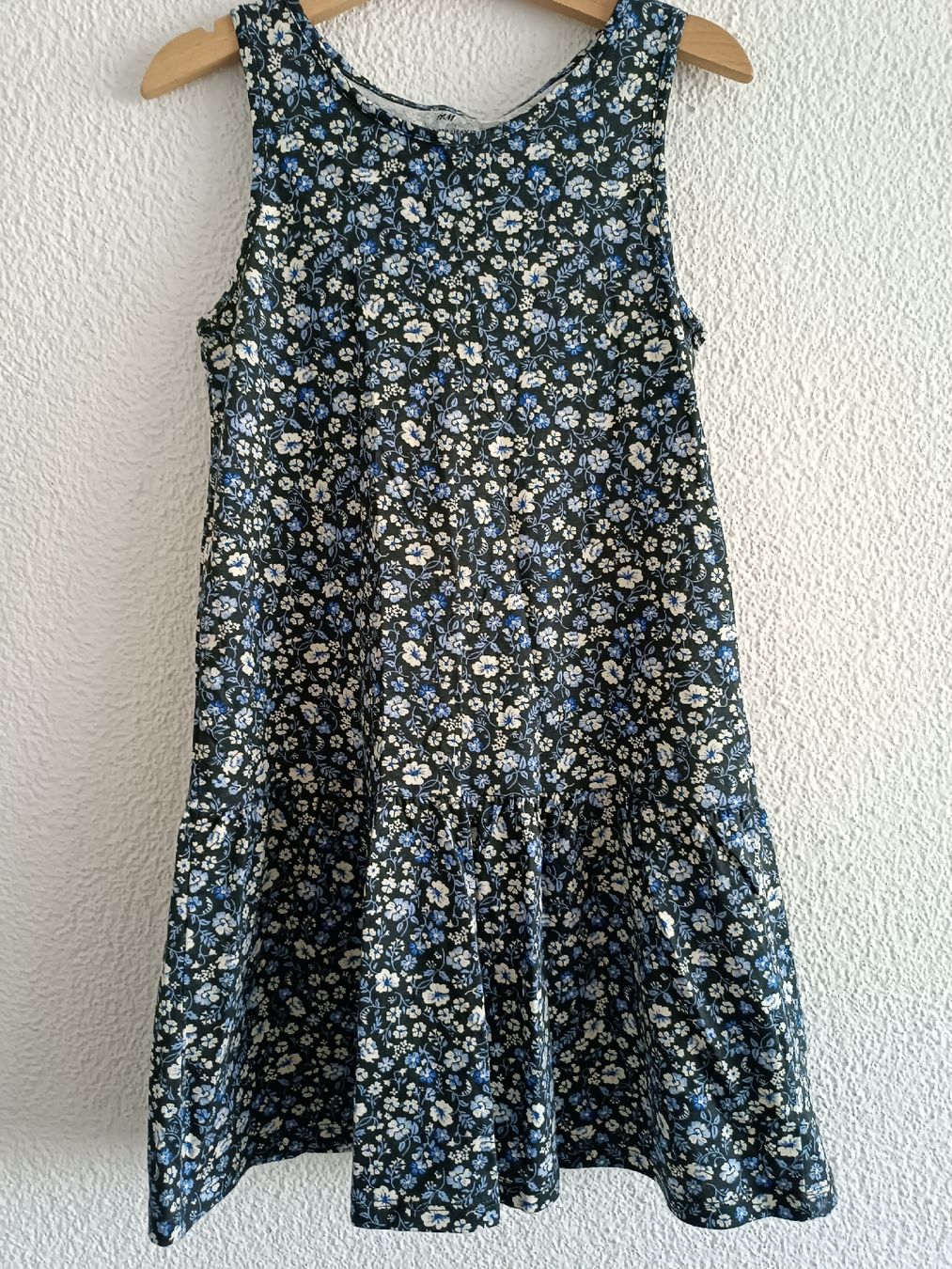 H&M Vestiti & Gonne: Kleid / Rock Mädchen Gr 122 / H&M – Usato da Binz venduto da julijuli 2