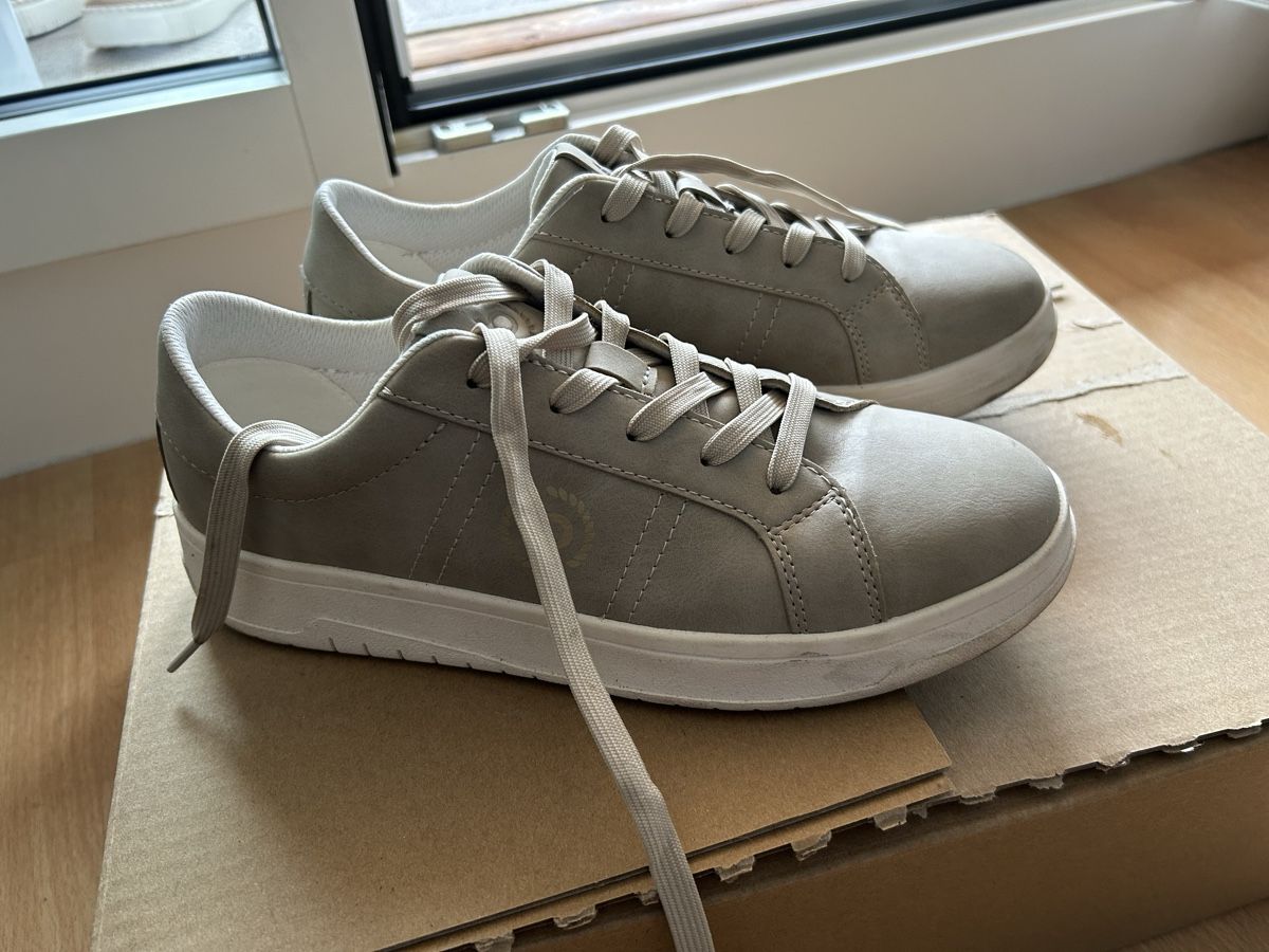 Bugatti Scarpe da donna: Bugatti Sneaker Gr. 38,5 – Nuovo (secondo la descrizione) da Davos Platz venduto da cilgia08 1