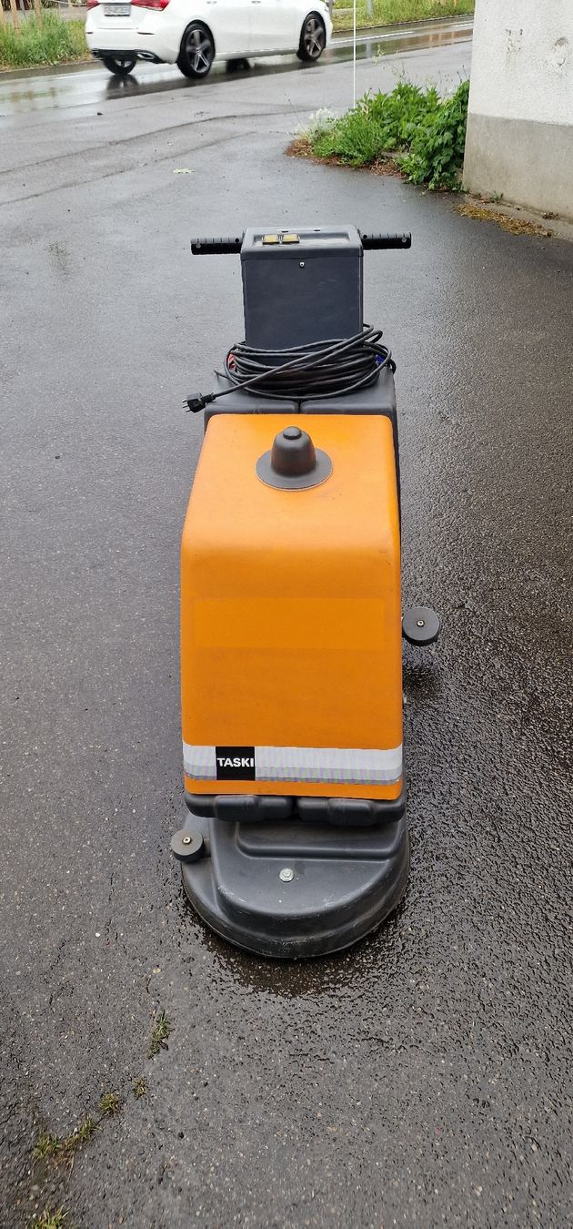 Toutes les machines: TASKI Combimat 500E – D'occasion à Tagelswangen par Axel_36 1