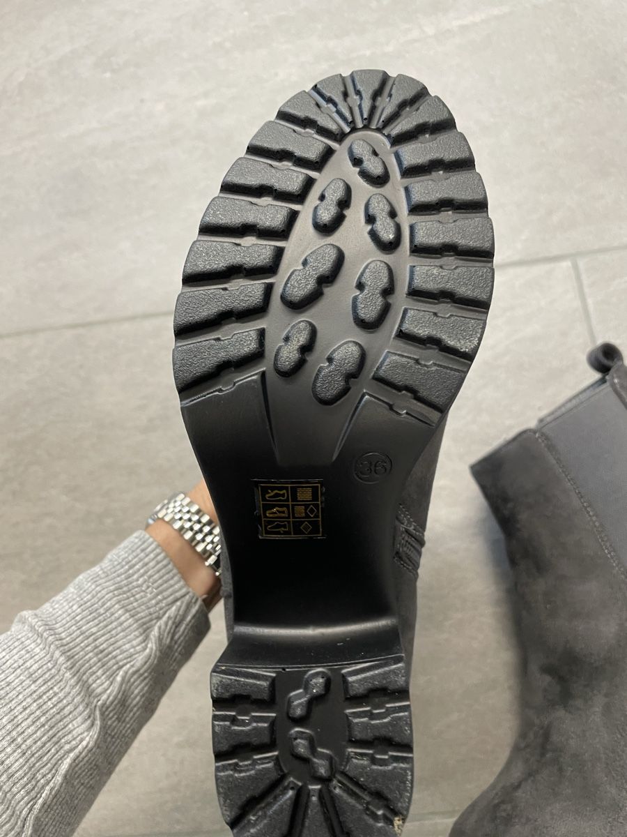 Scarpe da donna: Stiefel grau – Usato da Kilchberg BL venduto da ann_kwk5 1