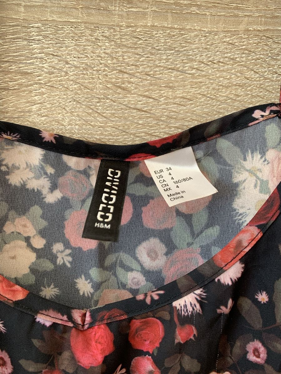 H&M Blusen, T-Shirts & Tops: Top fleuri – Neu (gemäss Beschreibung) aus Montreux von Izapeche811 1
