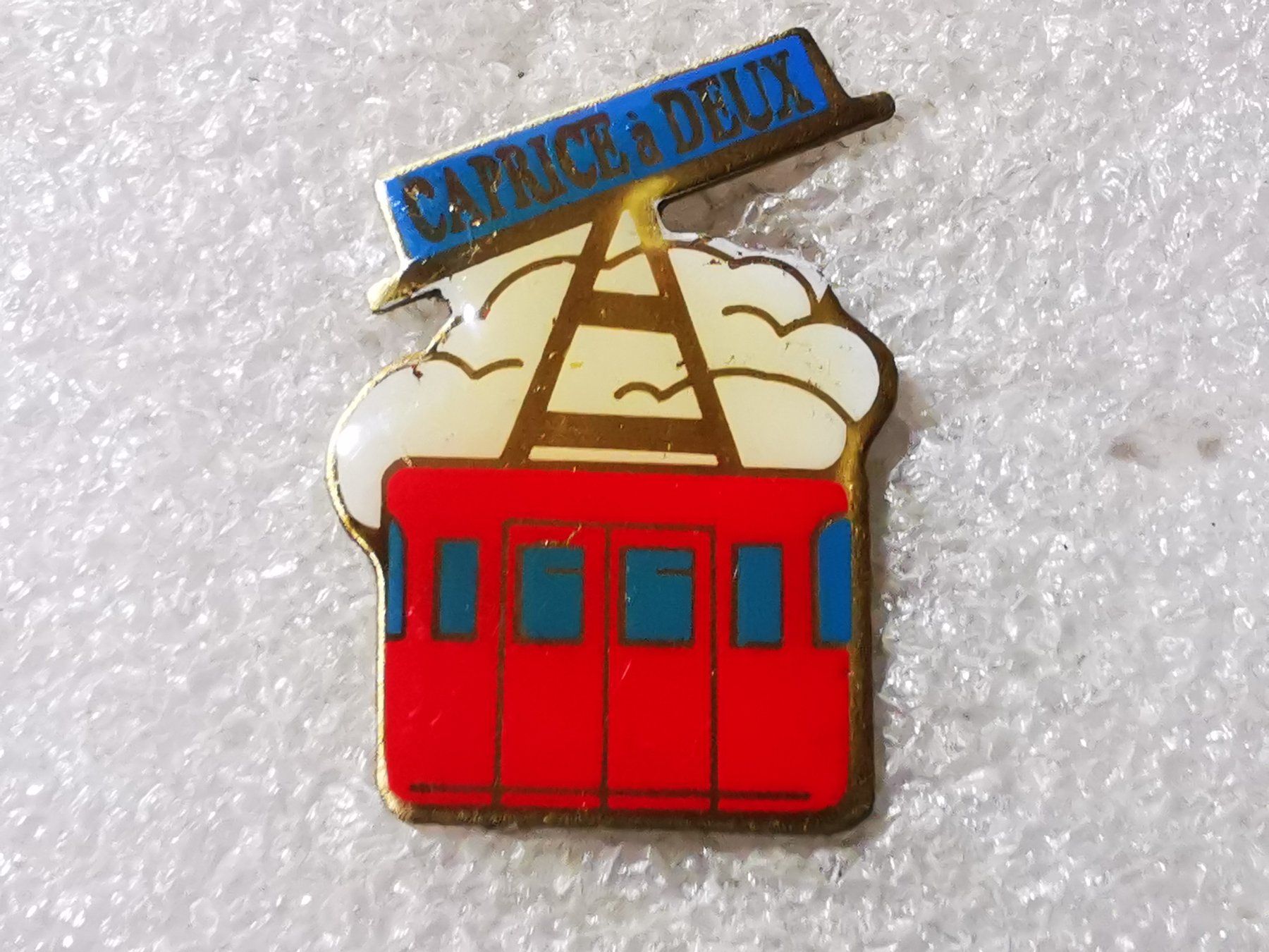 Placchette & Badge: Ansteckpin 113: Caprice a deux – Usato da Oppligen venduto da Pin-Fall-Shop