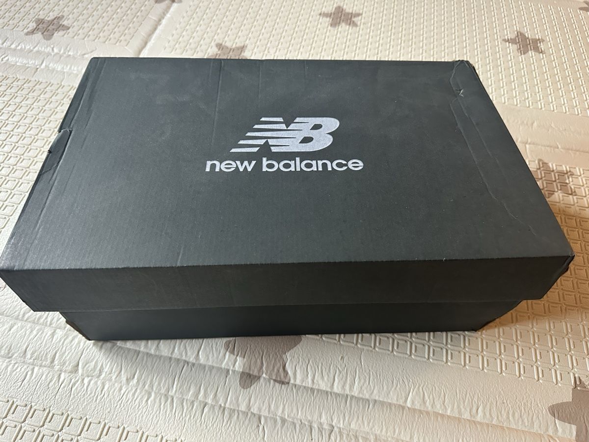 Scarpe da uomo: Never worn new balance trainers – Nuovo e nell'imballaggio originale da Basel venduto da VanBuyer2010 2