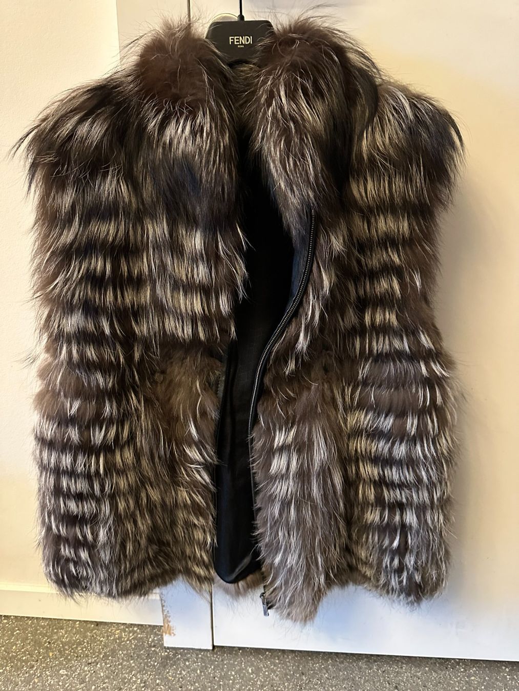 Giacche: Hervorragende echte Silberfuchsweste Weste Silberfuchs – Usato da Genève venduto da Mycollection 3