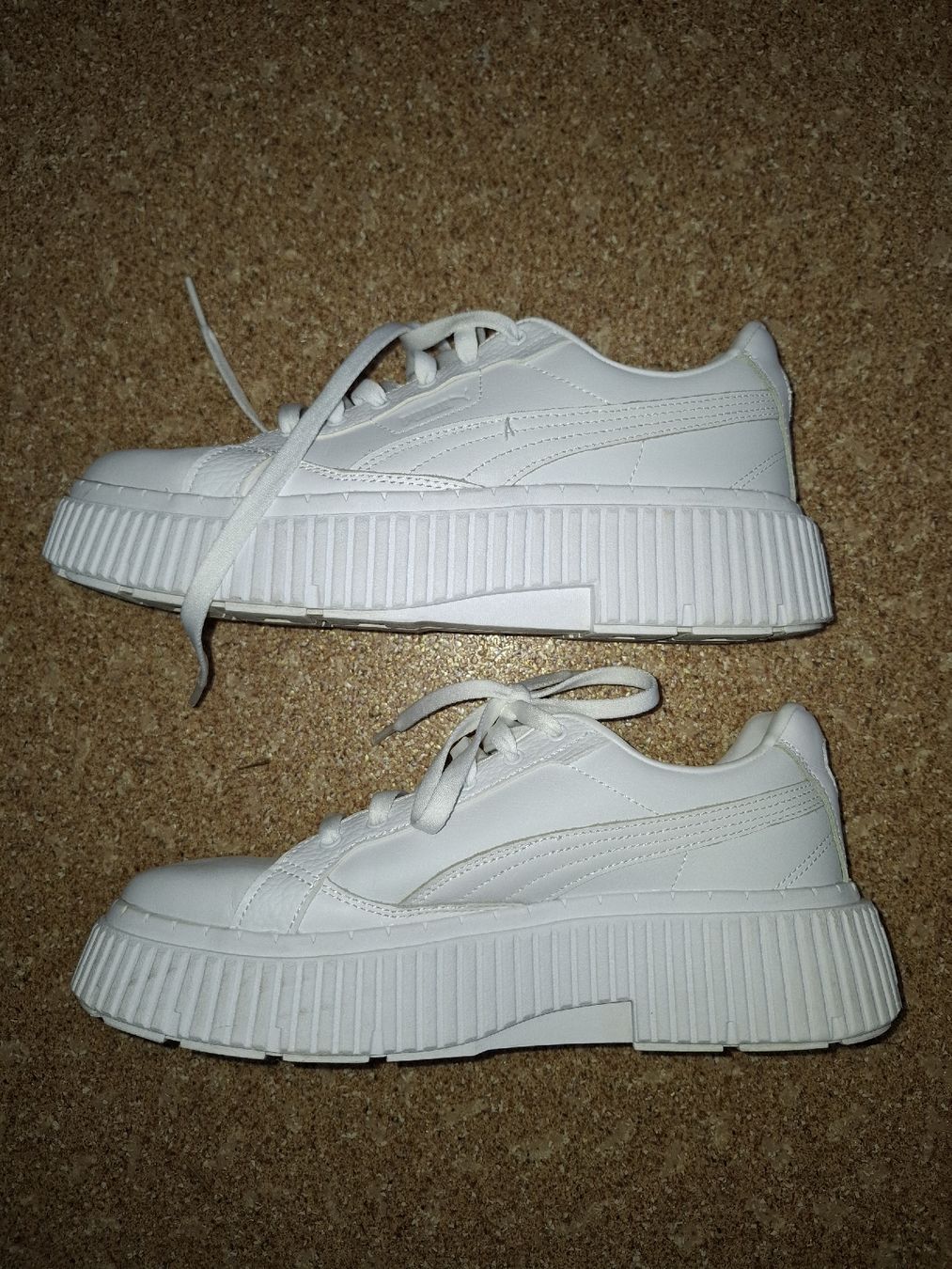 Puma Scarpe da donna: Puma Dinara Leather Platform Blanc T.40 – Nuovo (secondo la descrizione) da Le Locle venduto da QUALI-PRIX 1