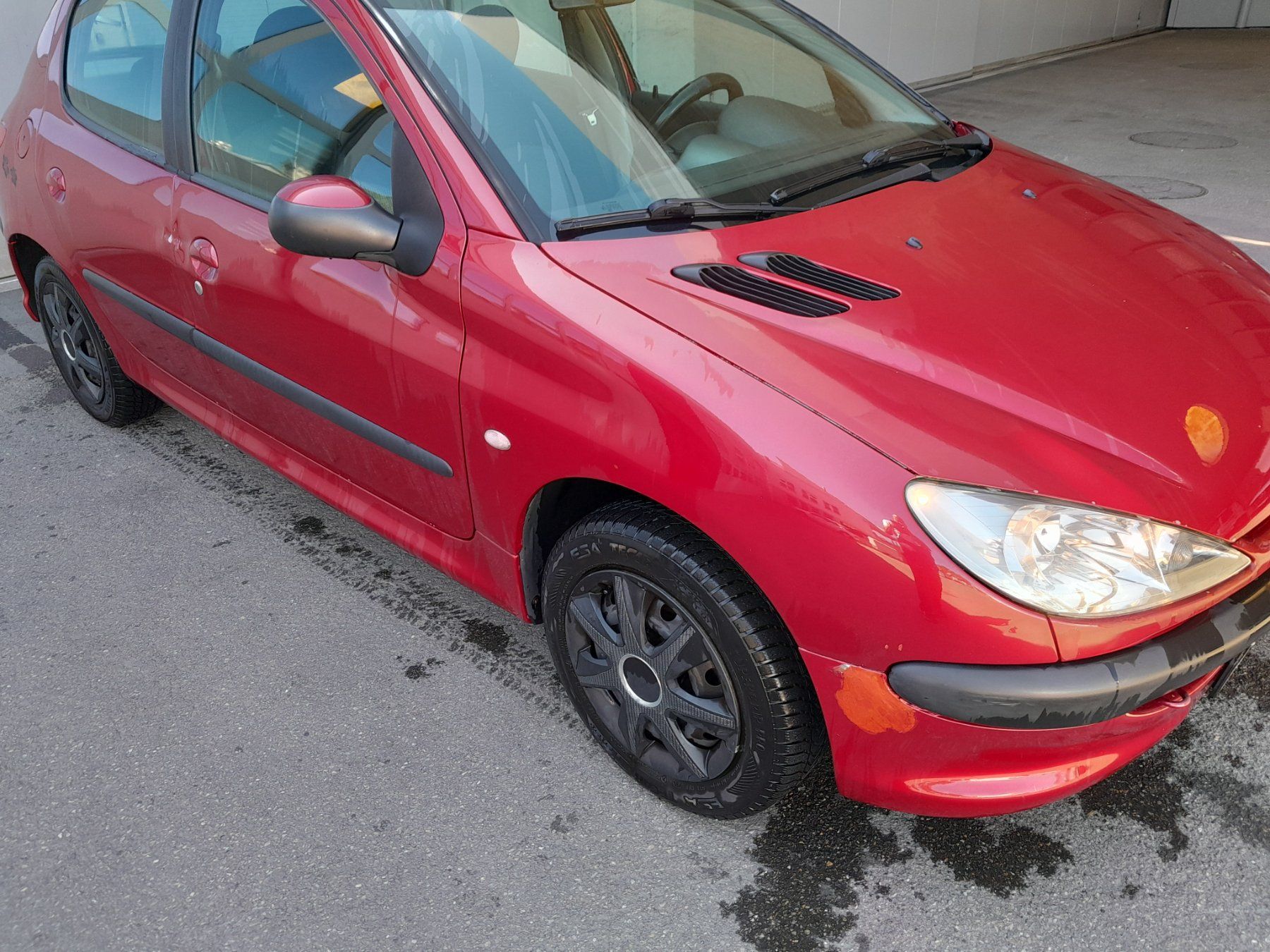 Peugeot Automobili: Peugeot 206 1.4 8v JG. 2004 – Difettoso da Ebnat-Kappel venduto da MAZUKITURB0 1