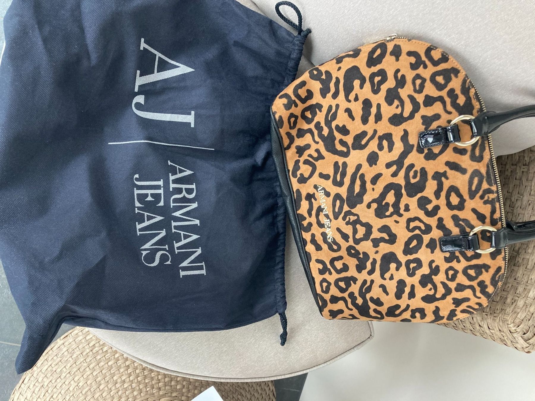 Armani Borse da donna: AJ ARMANI JEANS Tasche mit Tigermuster – Nuovo e nell'imballaggio originale da Pratteln venduto da Miki_ 3
