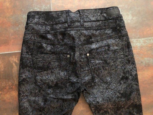 Pantaloni: Gang Hose Marge – Usato da Abtwil SG venduto da Elocin0815 1