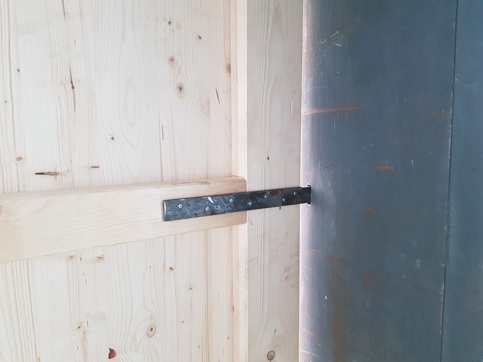 Porte: Holztor mit Rollen Höhe 3.8 Meter / Breite 3.66 Meter – Usato da Zug venduto da Qayqay0 5