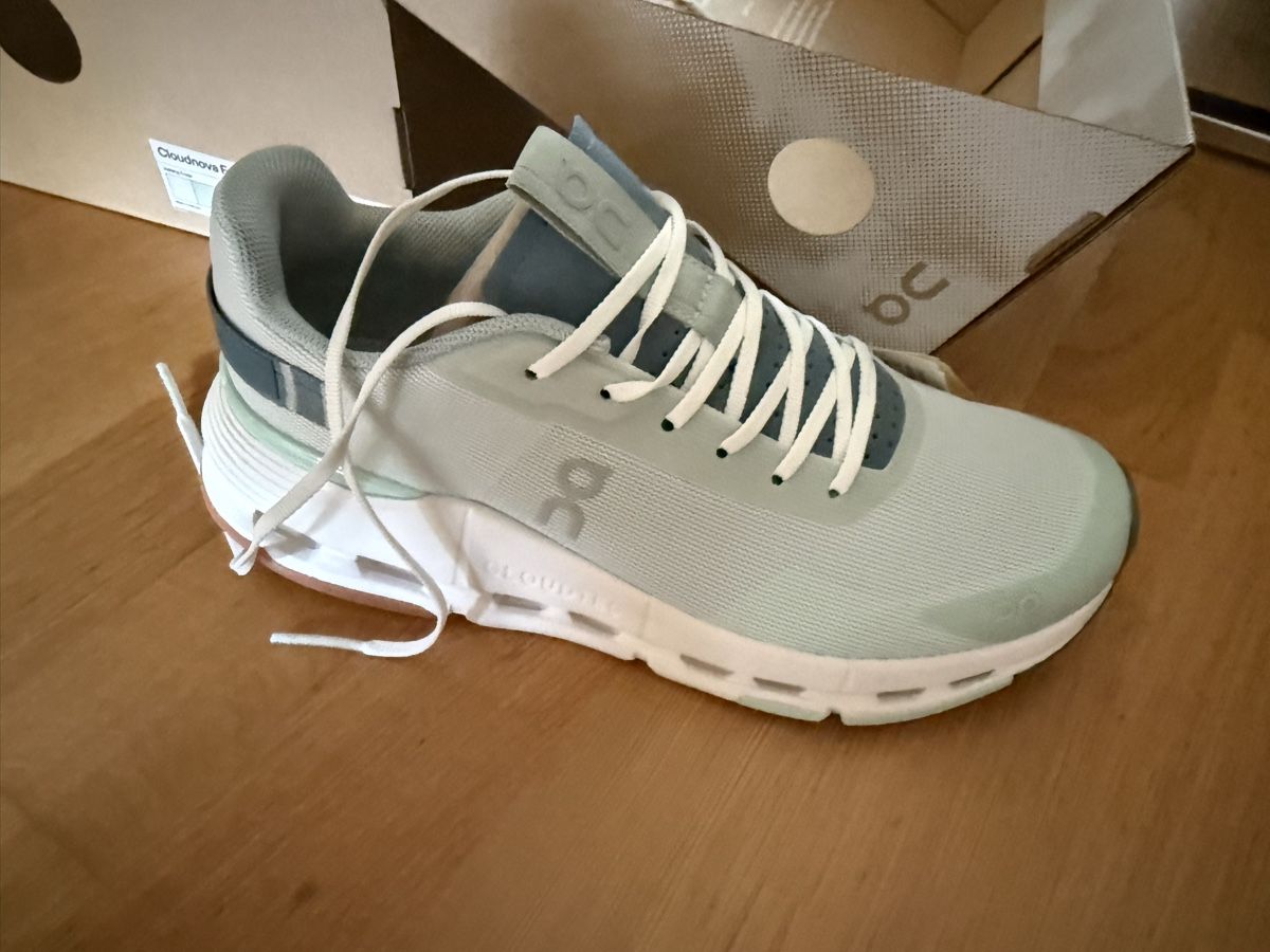Scarpe da donna: ON Cloudnova Form 2  Grösse 38, neu – Nuovo e nell'imballaggio originale da Zürich venduto da Ju777