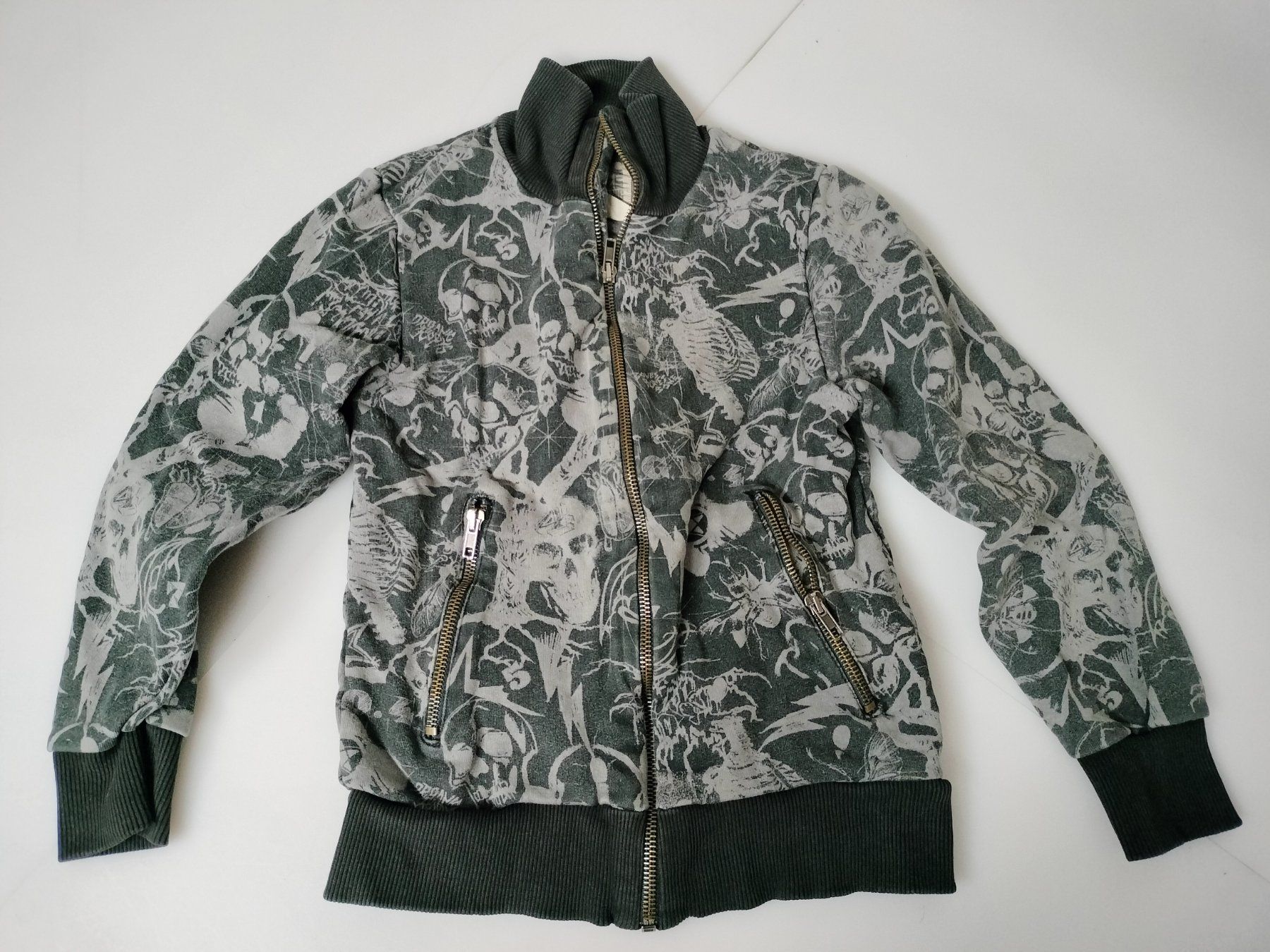 Maglioni & Felpe: Pullover/Jacke Grösse 124 – Usato da Neftenbach venduto da TheKringel