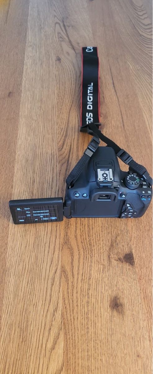 Canon Fotocamera: Canon Kamera EOS 700 D – Nuovo (secondo la descrizione) da Schliern b. Köniz venduto da medion3098 1