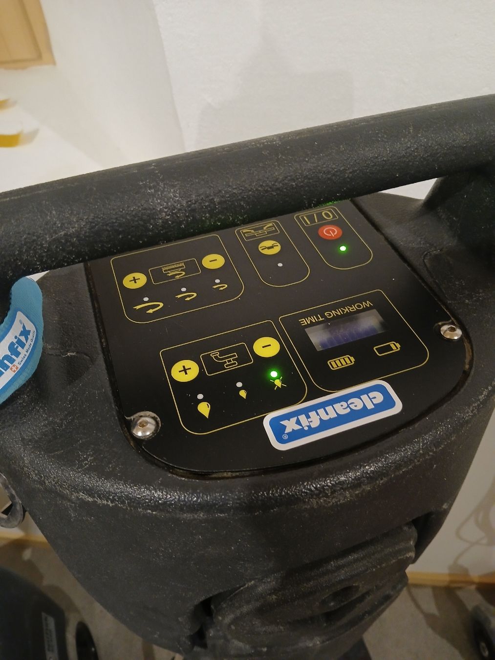 Cleanfix Toutes les machines: Cleanfisx RA 405 B Scheuersaugmaschine – D'occasion à Strada par SaraF167 2