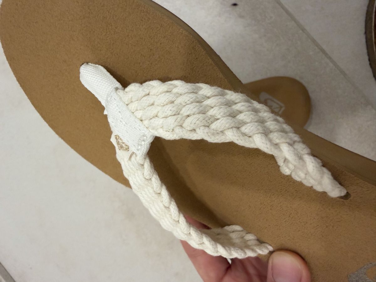 Roxy Chaussures femmes: Roxy Flip Flops White Braided Size 38 new – Neuf avec emballage d'origine à Corsier GE par Karol_save_planet 3