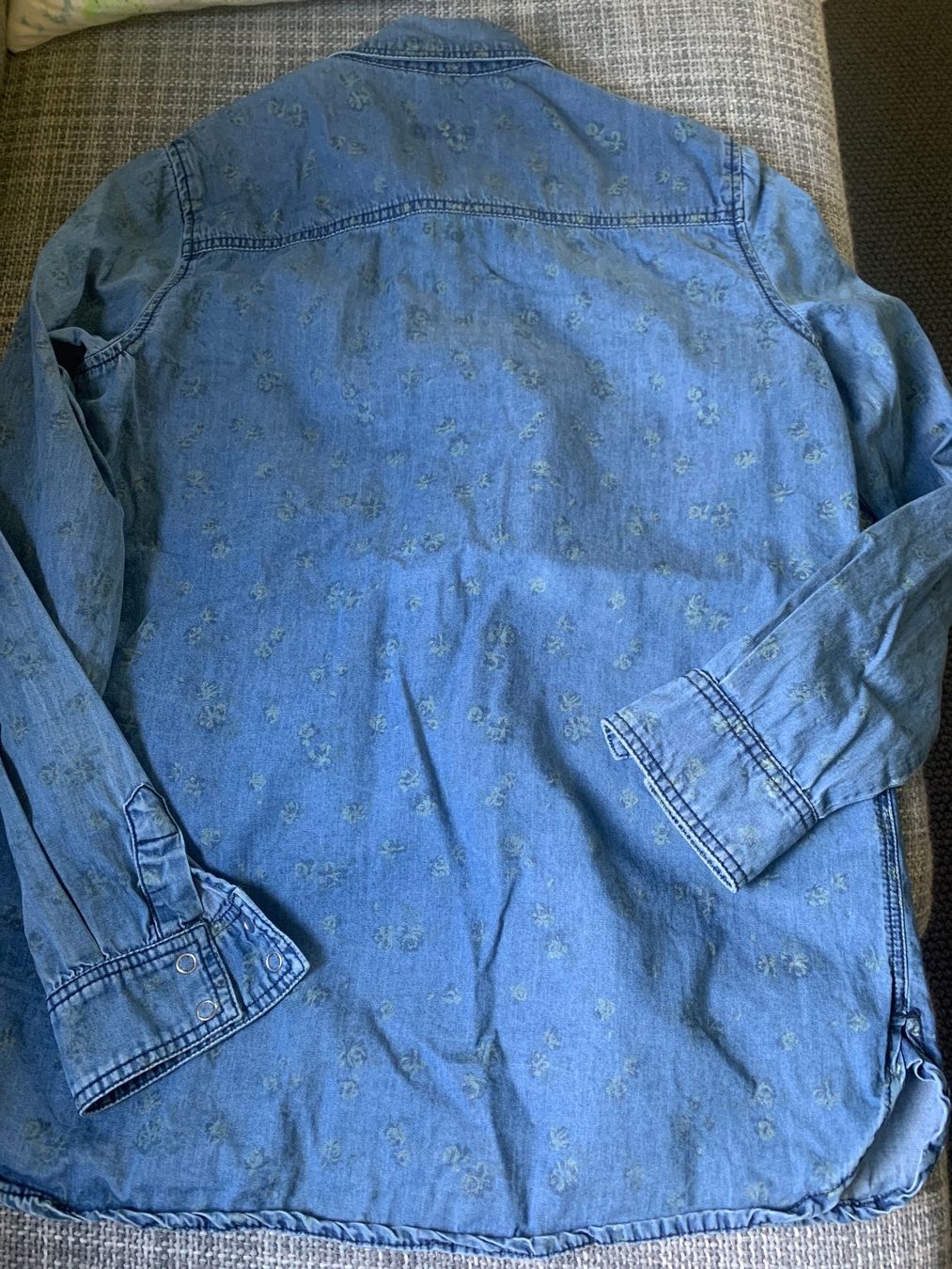 Camicette: Jeansbluse, mit Blumenmuster, Gr. S – Usato da Zürich venduto da Nora321 5