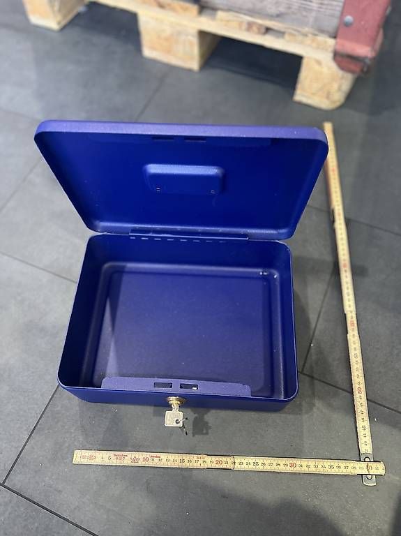 Registratore di cassa: Geldkassetten mit Schlüssel blau – Usato da Steinen venduto da Rocket_84 1