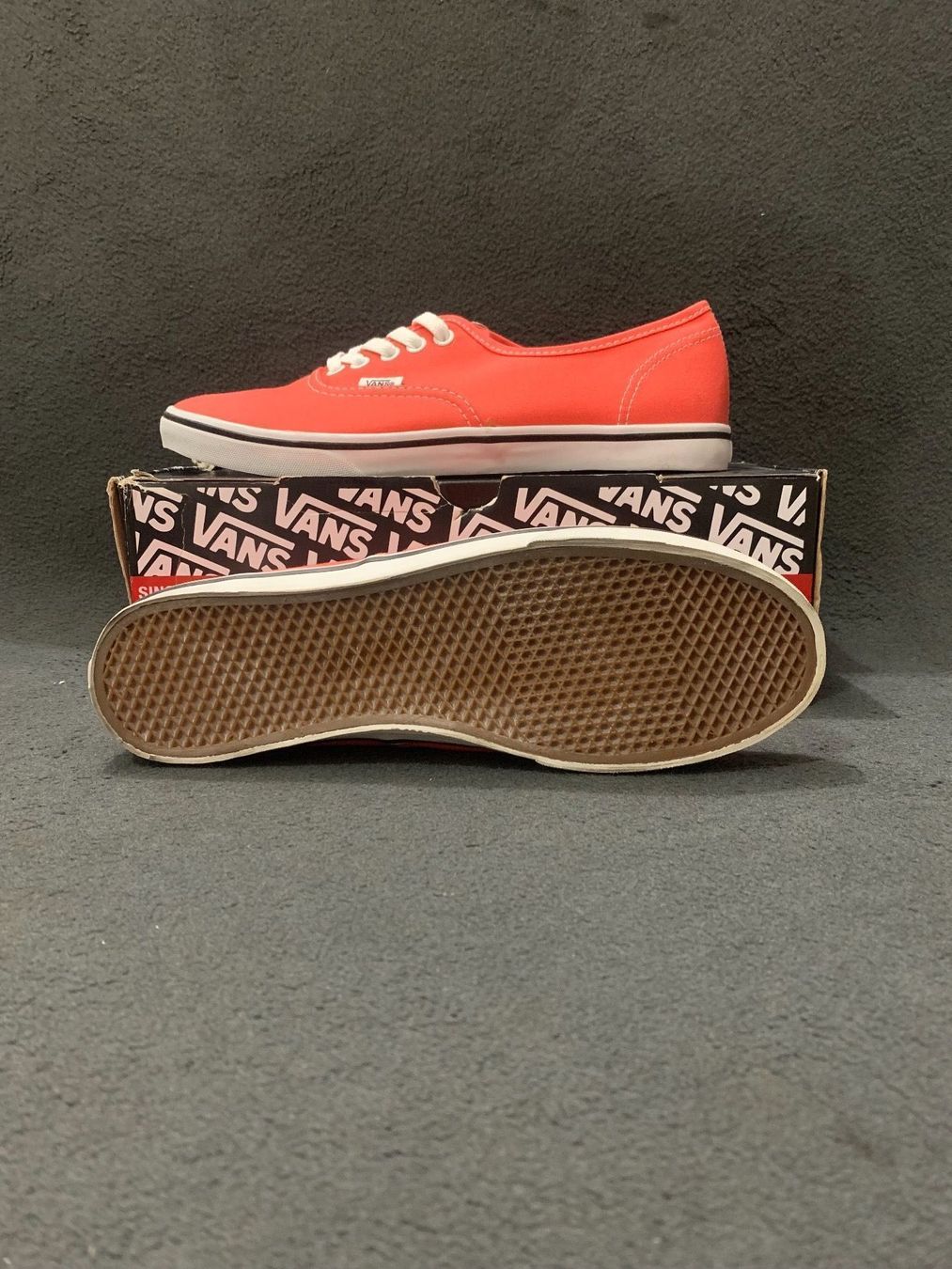 Vans Scarpe da uomo: Vans Authentic , Grösse EU 41 – Nuovo e nell'imballaggio originale da Zürich venduto da LIQUIDATOR.CP 1