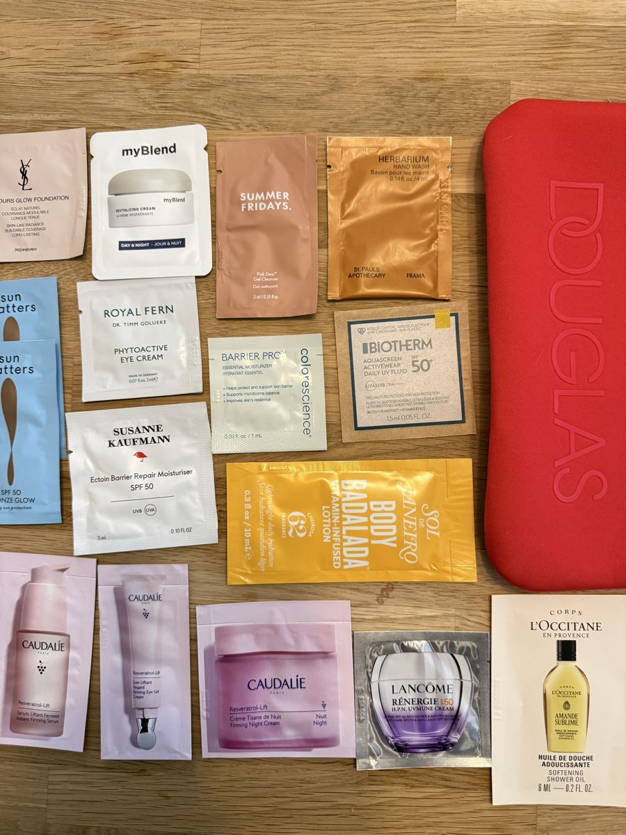 Sonstige Körperpflege: Luxury cosmetics Samples and Red Pouch – Neu und originalverpackt aus Winterthur von Belle0606 3