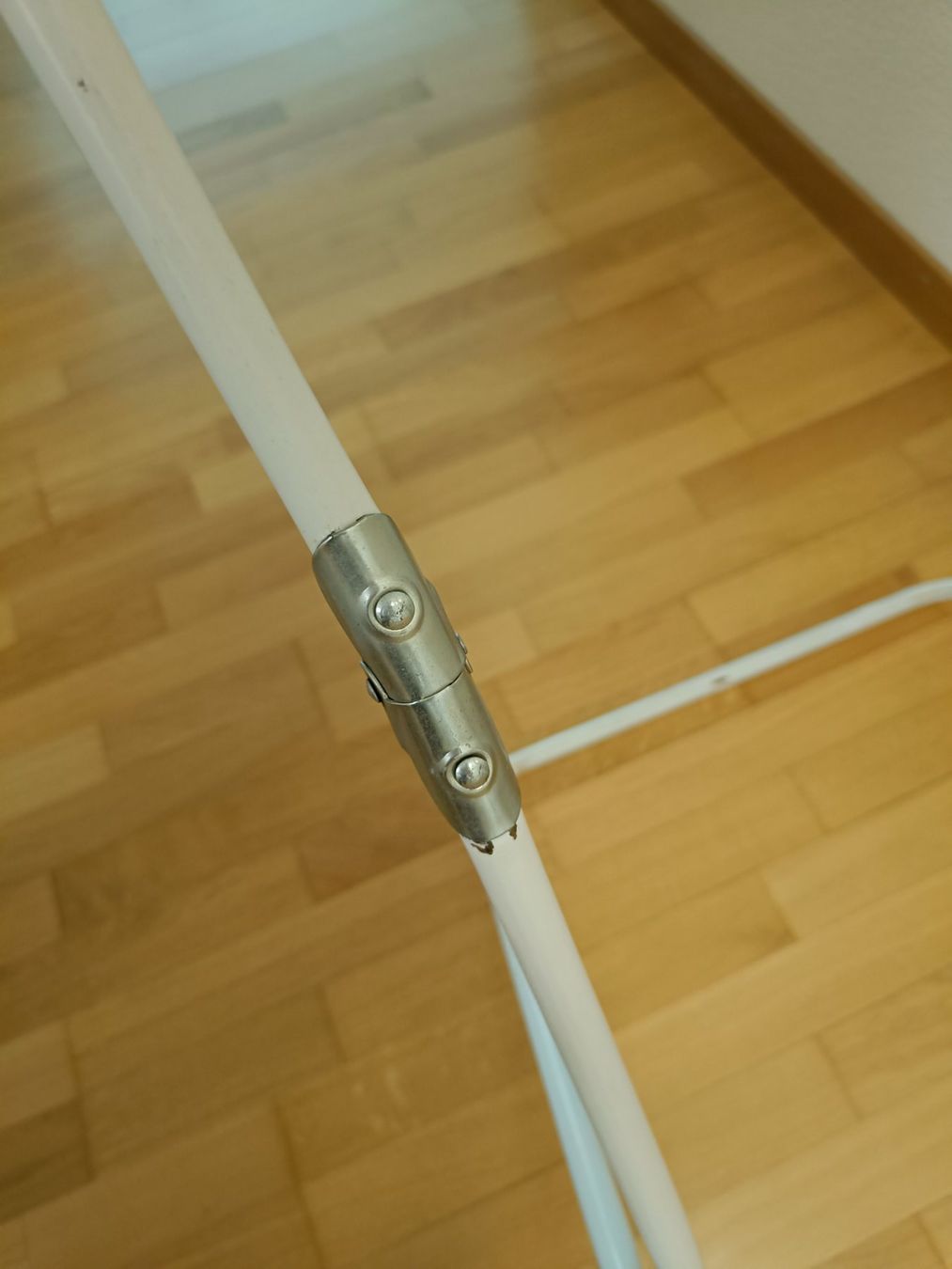 Séchoirs à linge: Alter Wäscheständer mit Roststellen – D'occasion à Zürich par Atelier.Second 2